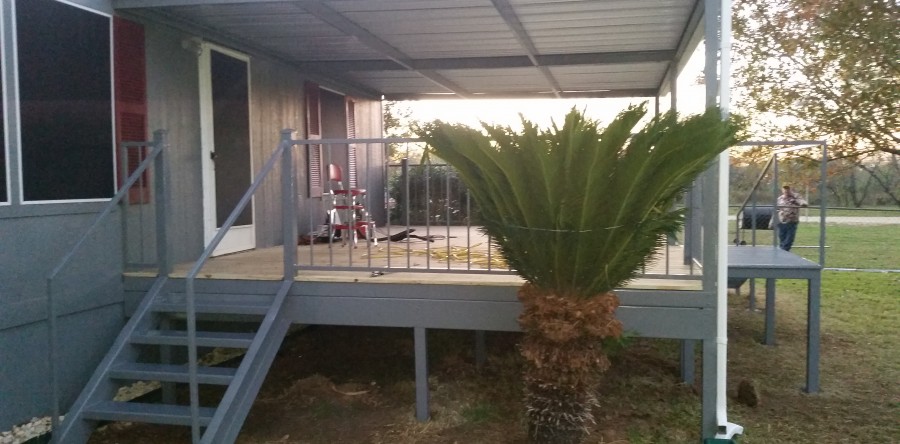 Lytle Texas 14’x21′ Patio Deck and Awning